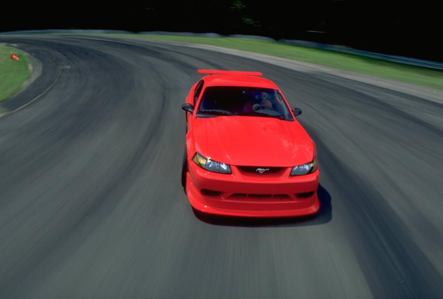  Ford Mustang SVT Cobra R 2000 года  (фото 48 из 128)